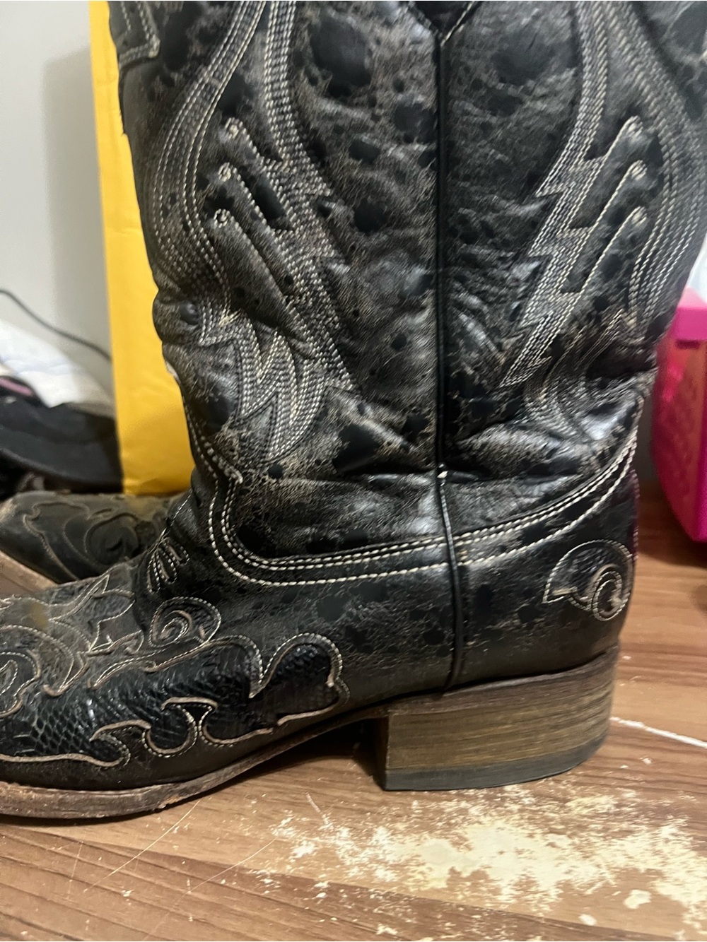 Corral Women’s Snip Toe Black Embroidered Snake Skin Inlay Western Cowboy Boots - Picture 15 of 15